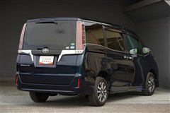 エスクァイア Gi 7ニン 4WD