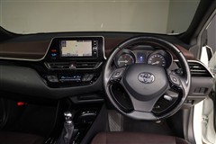 C-HR ハイブリッド G