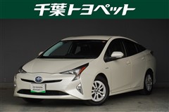 プリウス S