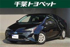 トヨタ　プリウス S