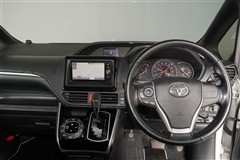 エスクァイア Xi 4WD 8ニン