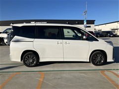 ヴォクシー HEV S-Z 4WD