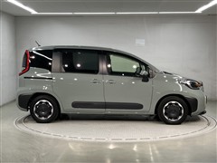 シエンタ HEV Z 7ニンノリ