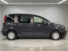 シエンタ HEV G 5ニンノリ