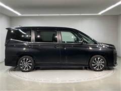 ヴォクシーHEV S-Z