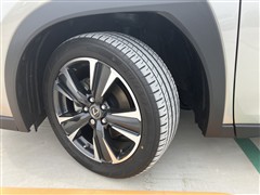 UX250h バージョンL