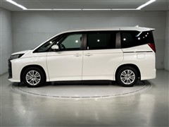 ノア HEV S-G 8ニンノリ