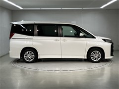 ノア HEV S-G 8ニンノリ