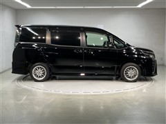 ヴォクシー ハイブリッド ZS