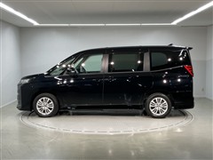 ノア HEV S-G 8ニンノリ