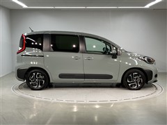 シエンタ HEV Z 7ニンノリ