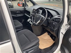 エスクァイア Xi 7ニンノリ