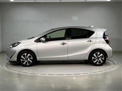 アクア S スタイルブラック