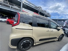 シエンタ HEV Z 5ニンノリ