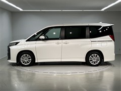 ノア HEV S-G 8ニンノリ