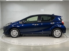 アクア Sスタイルブラック