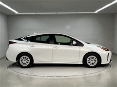 プリウス Sセーフティプラス2