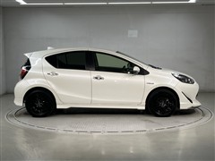 アクア S スタイルブラック