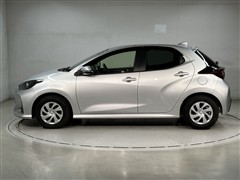 ヤリス ハイブリッド X