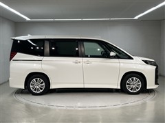 ノア HEV S-G 7ニンノリ