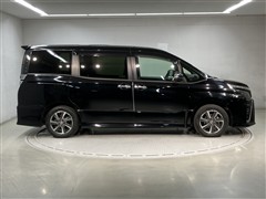 ヴォクシー ZS キラメキ 7ニンノリ