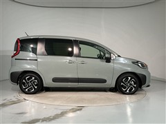 シエンタ HEV Z 7ニンノリ