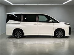 ヴォクシーHV S-Z