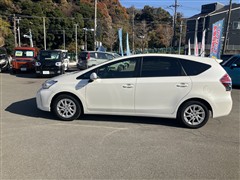 プリウスアルファ S