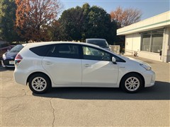 プリウスアルファ S