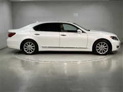 LS600hL バージョンUZ