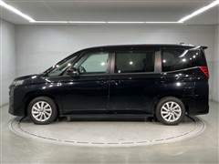 ノア HEV G 7ニンノリ