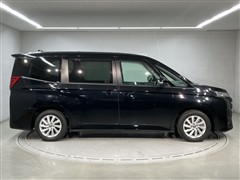 ノア HEV G 7ニンノリ