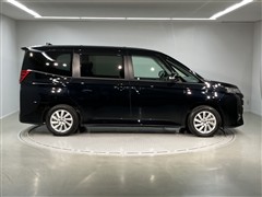 ノア HEV G 7ニンノリ