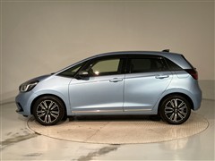 フィット E:HEV リュクス