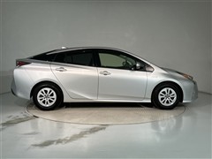 プリウス S セーフティプラス