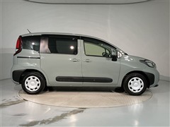 シエンタ HEV G 4WD 7ニン