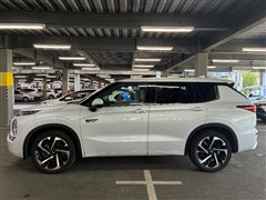 アウトランダーPHEV P