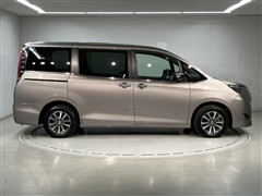 エスクァイア Xi 8ニンノリ