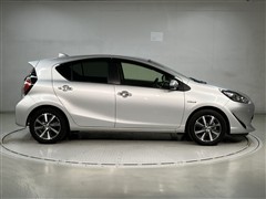 アクア Sスタイルブラック