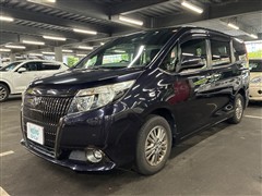 トヨタ　エスクァイア Giブラックテーラード