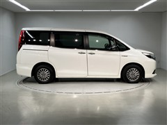 エスクァイア HV Gi Bテ-ラード