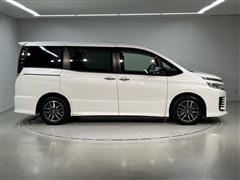 ヴォクシー ZS キラメキ 7ニンノリ