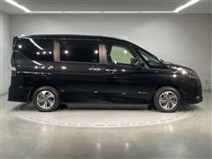 セレナ e-パワー ハイウェイスターV