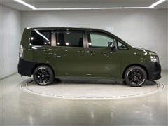 ヴォクシー X Lエディション8ニン