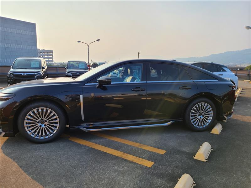 クラウンセダン HEV Z（13701K0931029）の中古車 | トヨタ認定