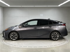 プリウス A PRMツーリングSEL