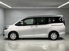 ヴォクシー X 7ニンノリ