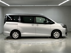 ヴォクシー X 7ニンノリ