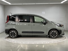 シエンタ HEV Z 4WD 7ニンノリ