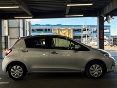 ヴィッツ Fセーフティエディション3